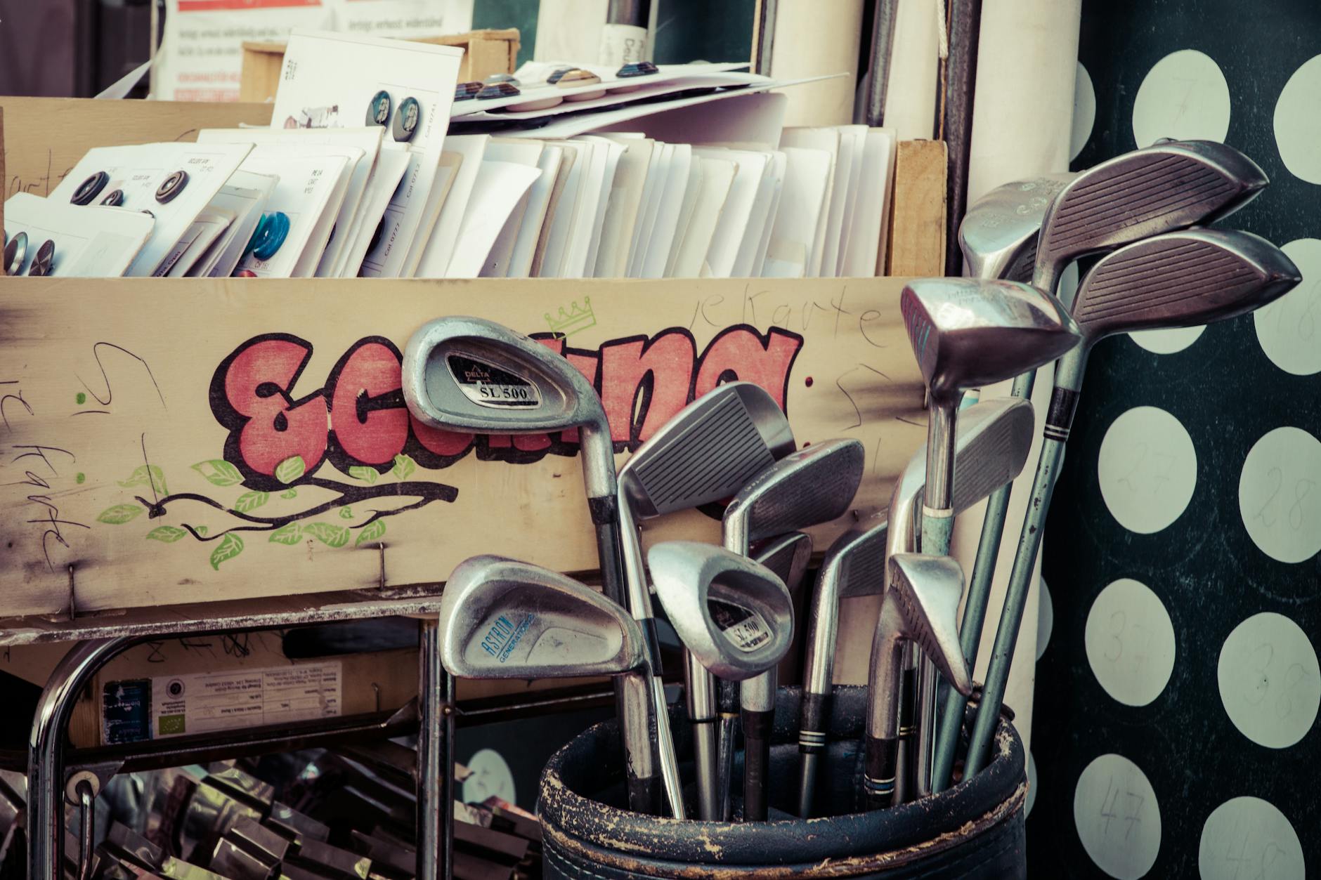 golf club in black golf bag