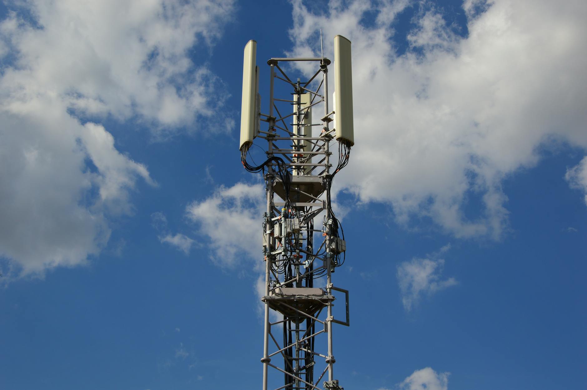 UniFi 5G Max – Blixtrande hastigheter men tekniken har en bit att gå